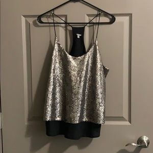 Silver sequence with black underlay top